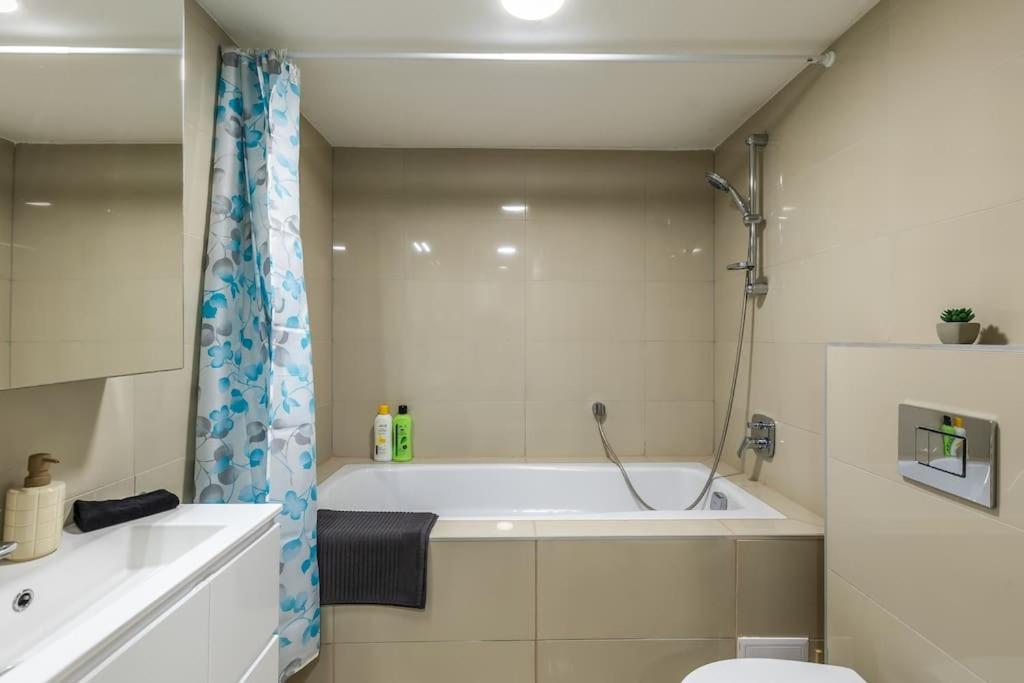 Venus Apartments - Broadway II บูดาเปสต์ ภายนอก รูปภาพ